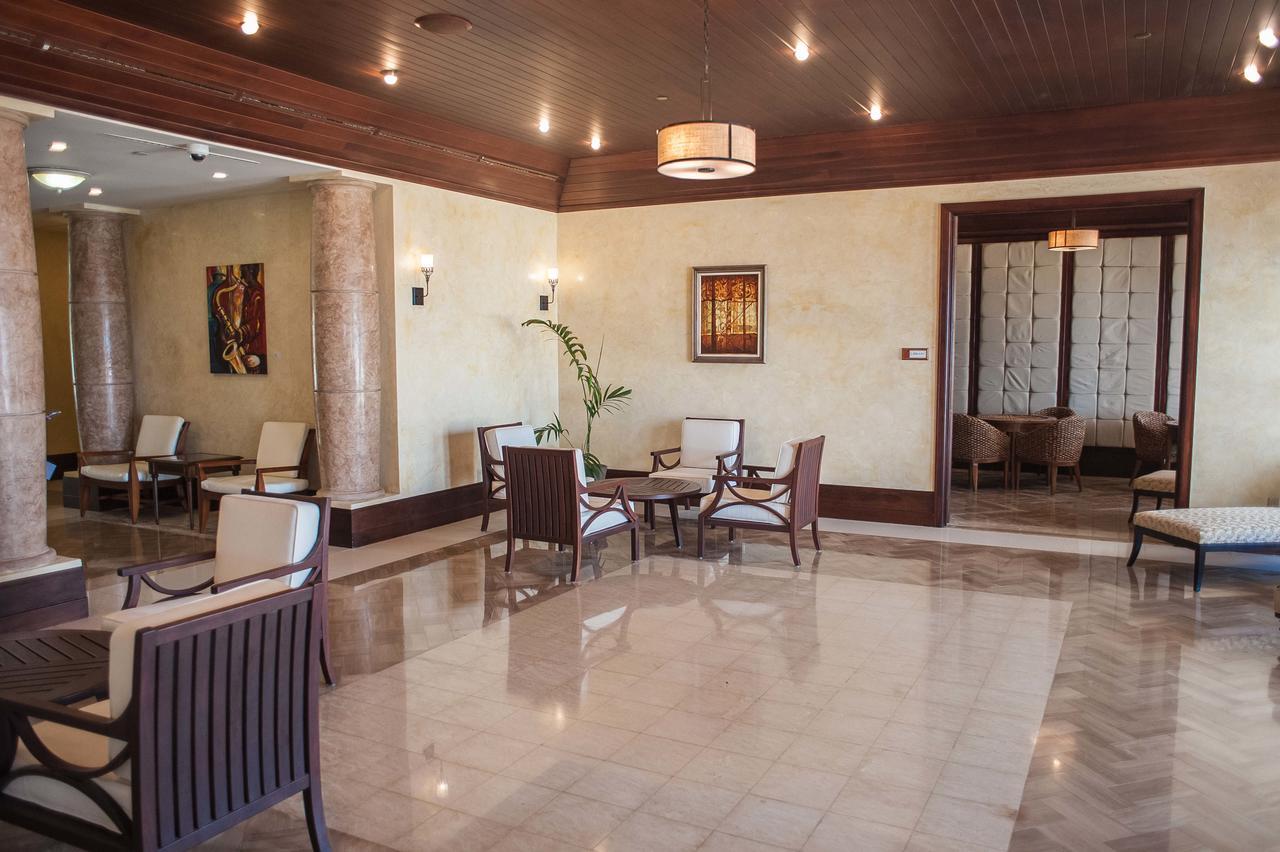 Palmyra Luxury Beach Condos Montego Bay Eksteriør bilde